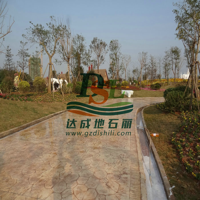 美的鷺湖森林度假區(qū)壓印地坪，混凝土壓花地坪